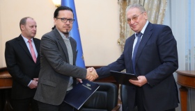 Керівники вагонобудівного заводу та "Укрзалізниці" підписали меморандум про співпрацю